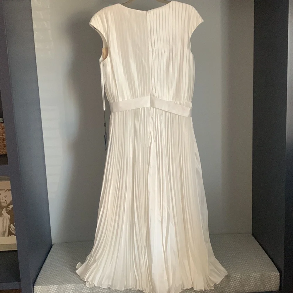 Max Duggal IEENA Pleated Cap Sleeve Satin Midi Gown White Size 10 NWT - Picture 12 of 12